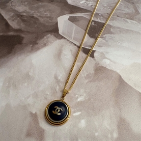 Vintage Treasures Halskæde M. Chanelknap, Navy/Guld